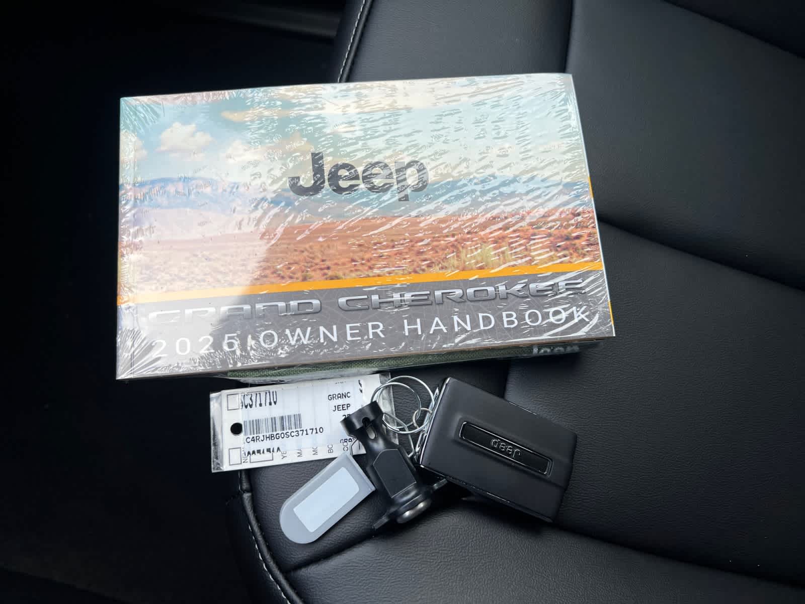 new 2025 Jeep Grand Cherokee car, priced at $47,405