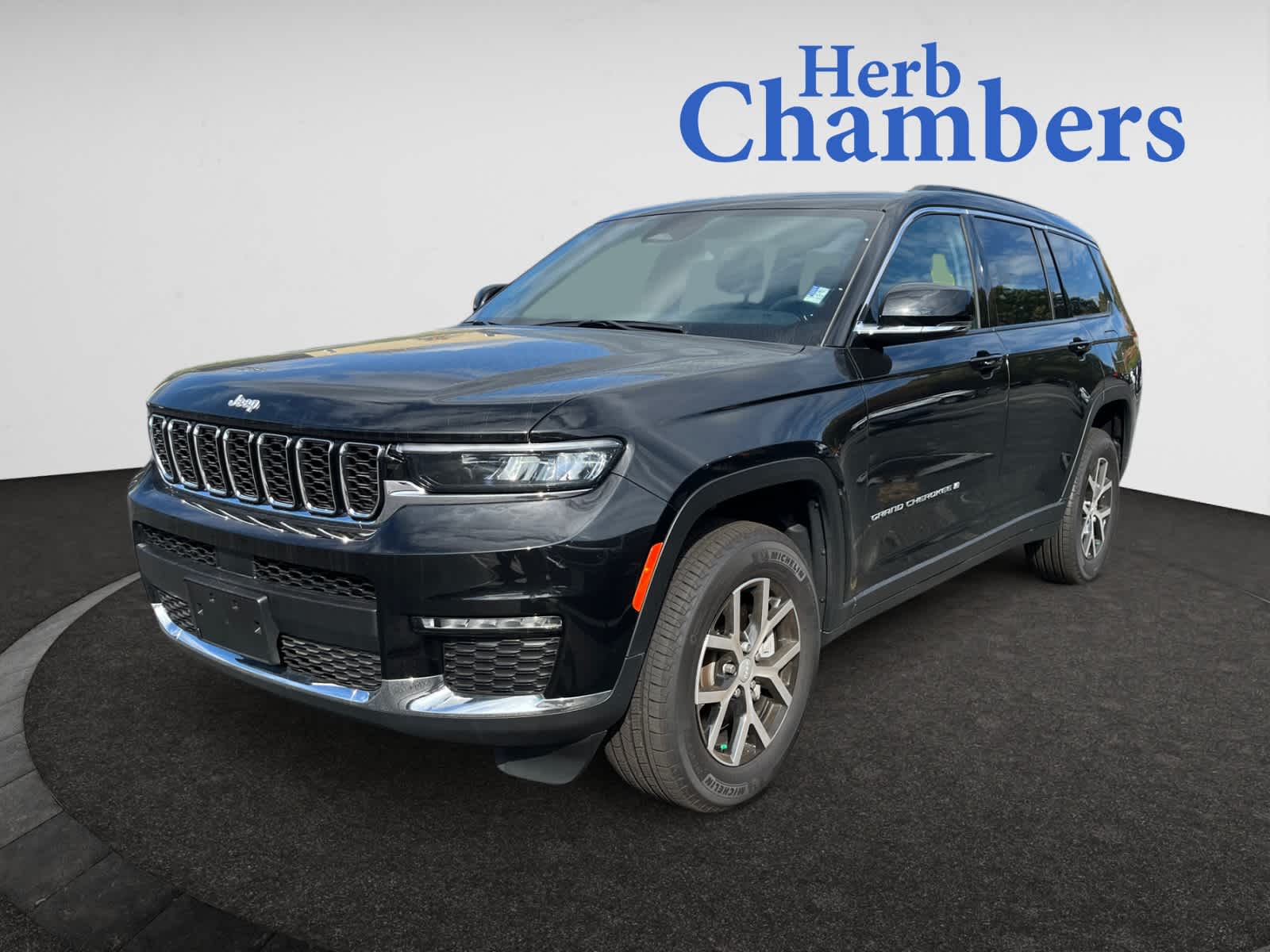 used 2025 Jeep Grand Cherokee L car, priced at $43,397