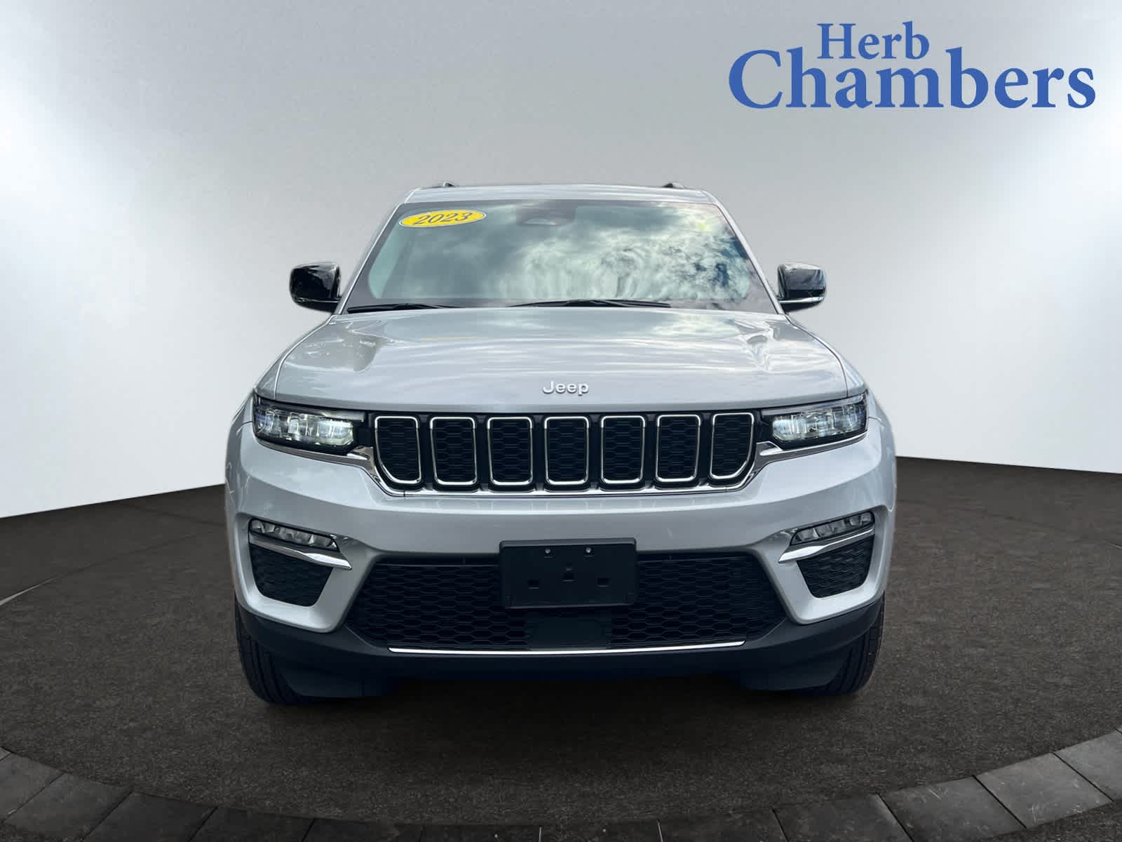 2023 Jeep Grand Cherokee Limited photo 2