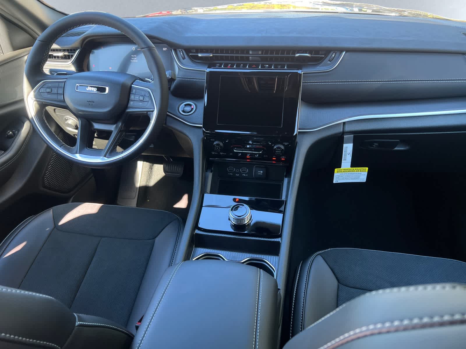 new 2025 Jeep Grand Cherokee car, priced at $45,770