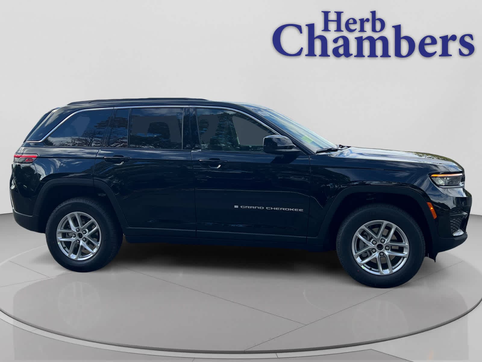 new 2025 Jeep Grand Cherokee car, priced at $38,775