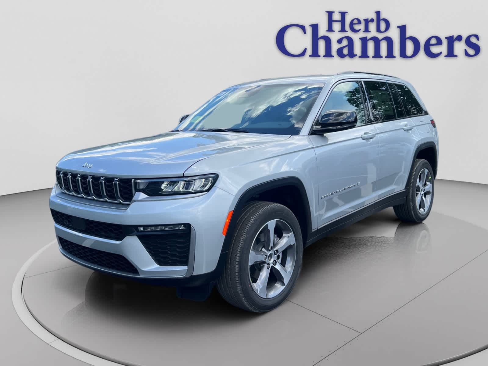 new 2026 Jeep Grand Cherokee car, priced at $45,960