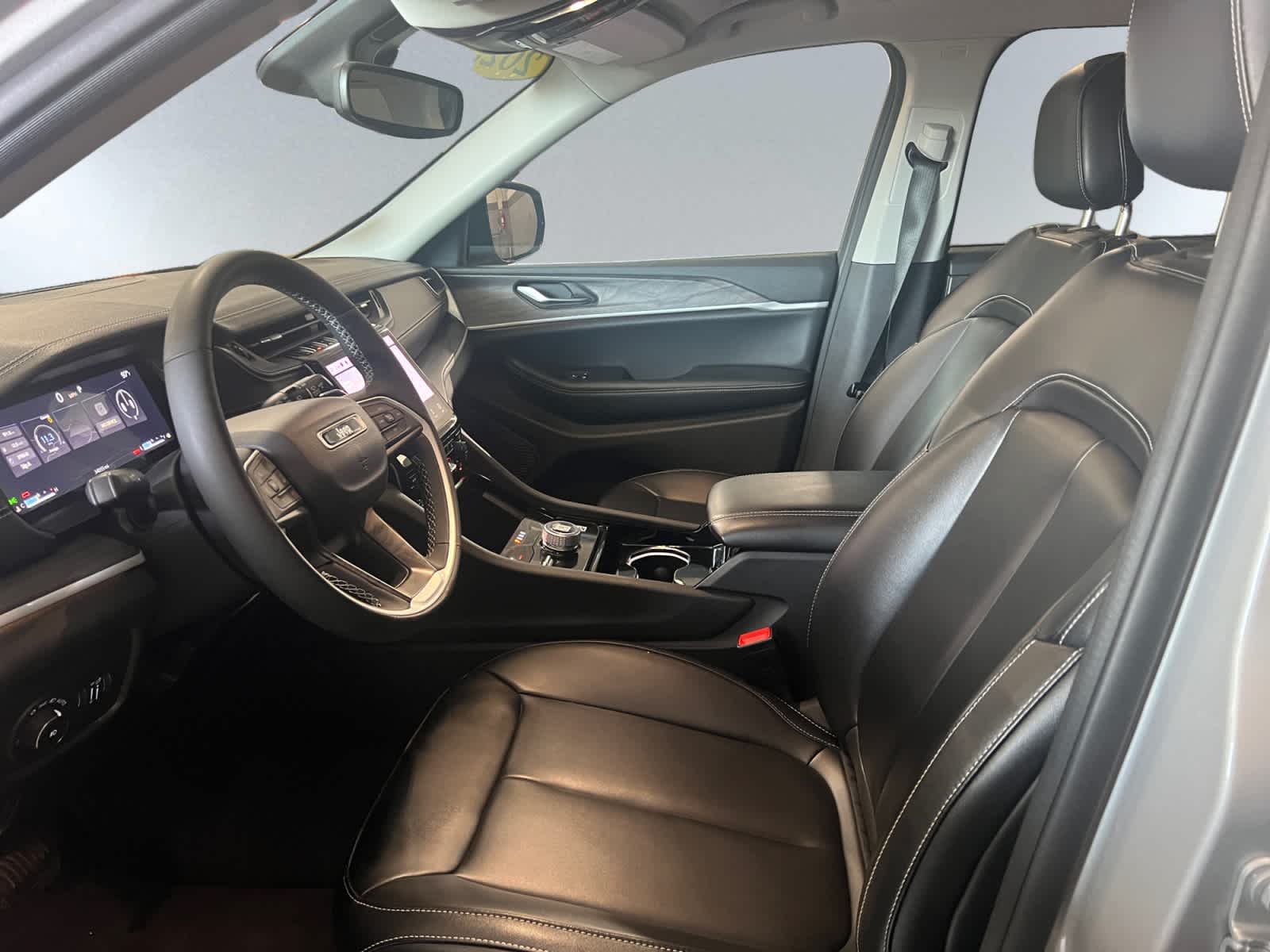 used 2023 Jeep Grand Cherokee car, priced at $32,197