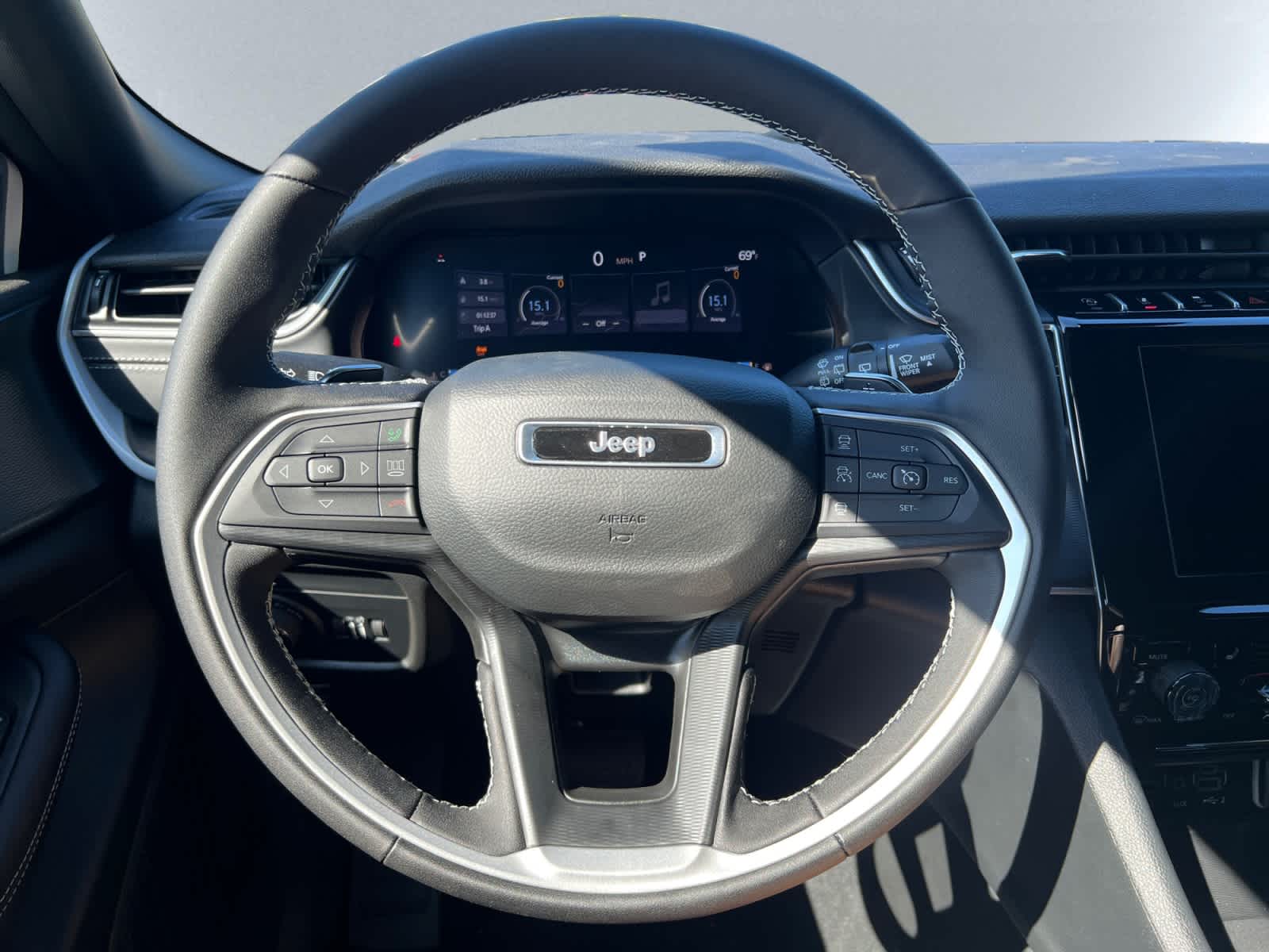 new 2025 Jeep Grand Cherokee car, priced at $45,770