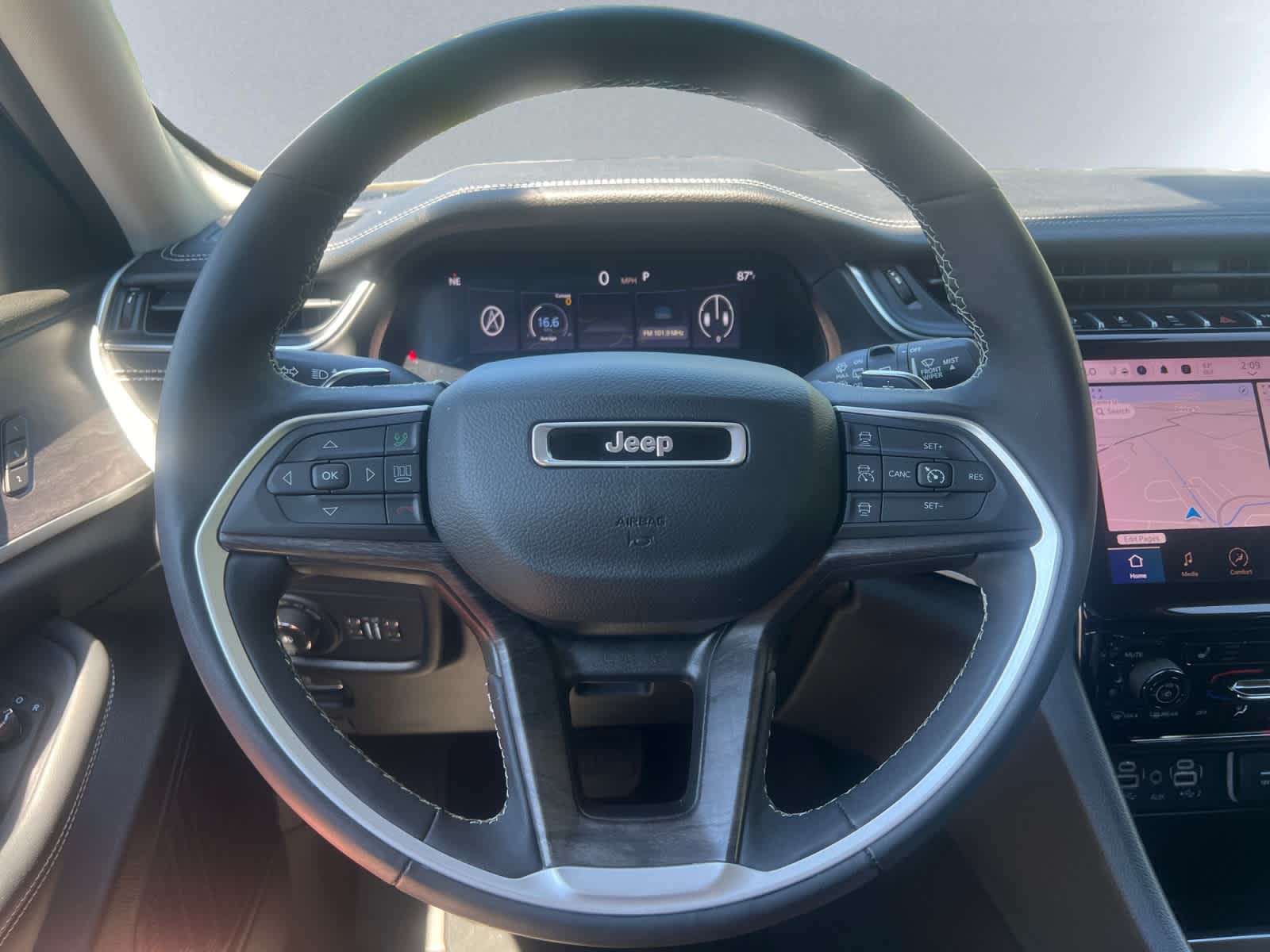 used 2023 Jeep Grand Cherokee car, priced at $36,497