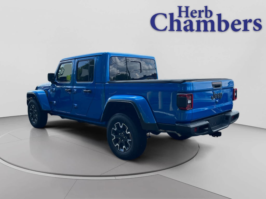 New 2025 Jeep Gladiator SPORT S 4X4 Pickup