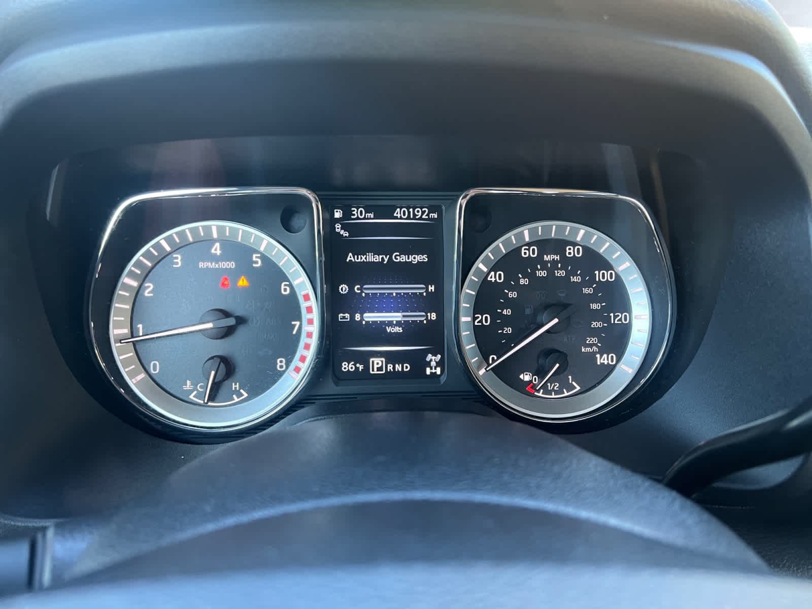 2018 Nissan Titan SL Crew Cab photo 4