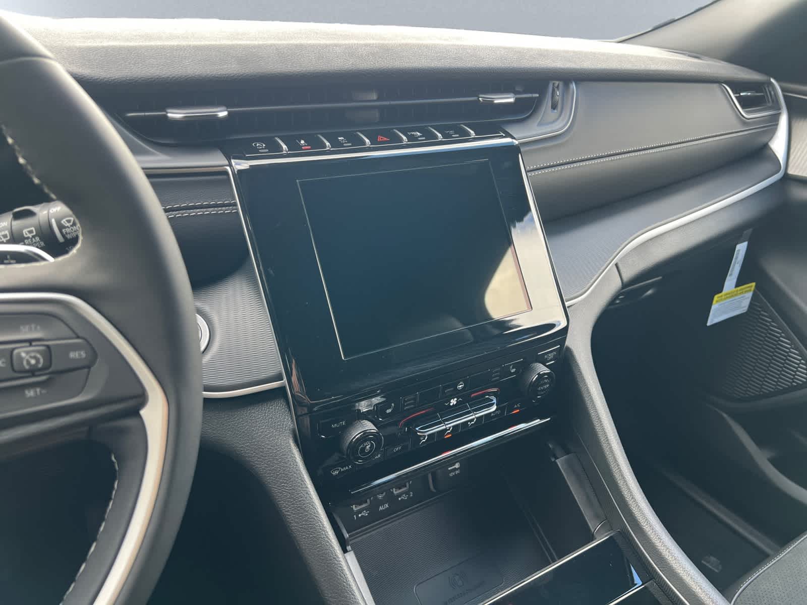 new 2025 Jeep Grand Cherokee car, priced at $44,775