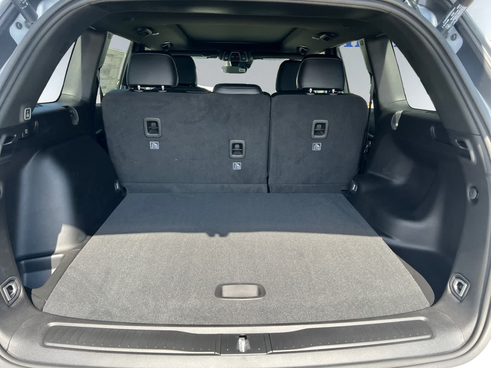 2025 Jeep Grand Cherokee Limited photo 3