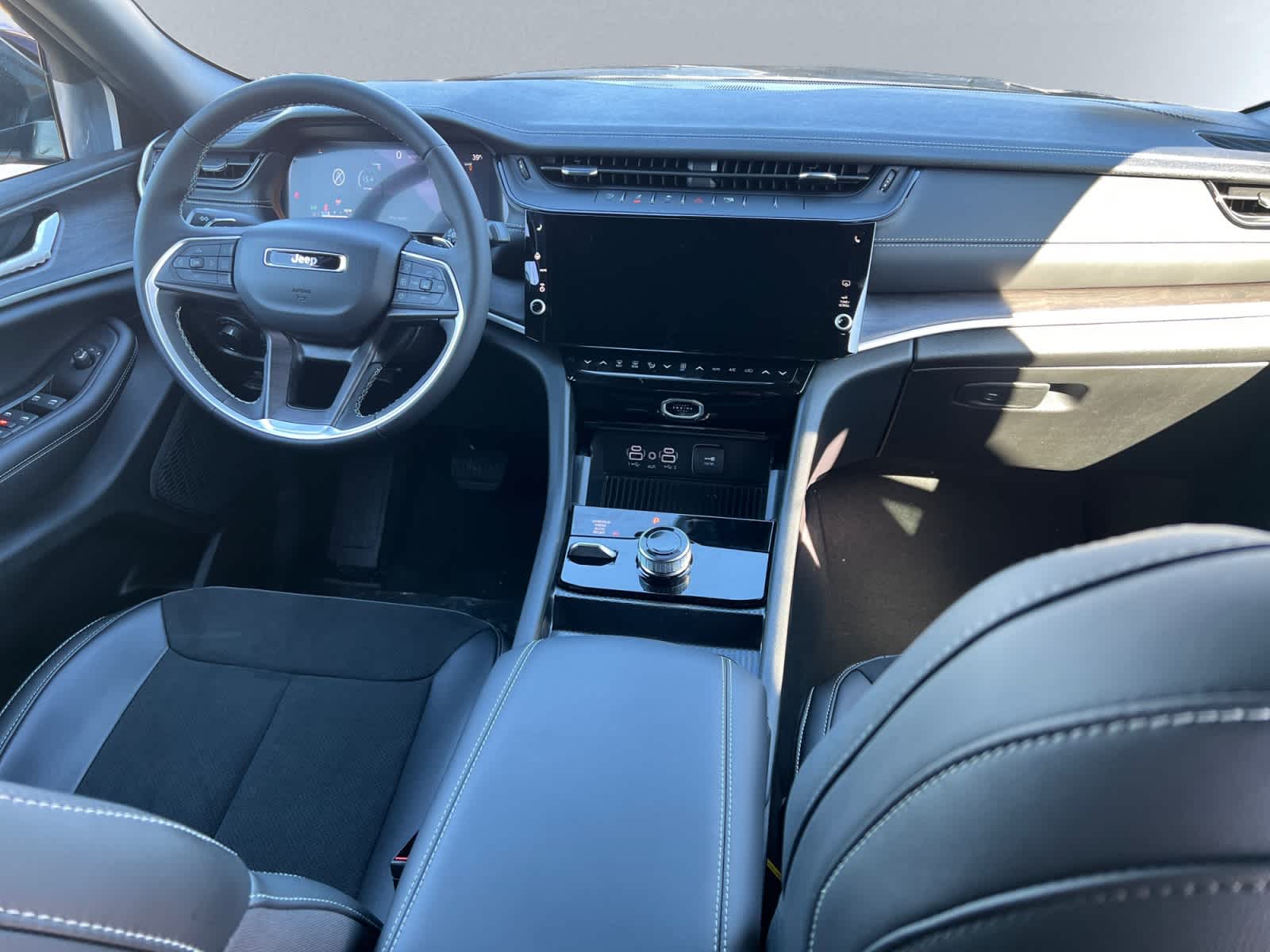 new 2026 Jeep Grand Cherokee car, priced at $49,170