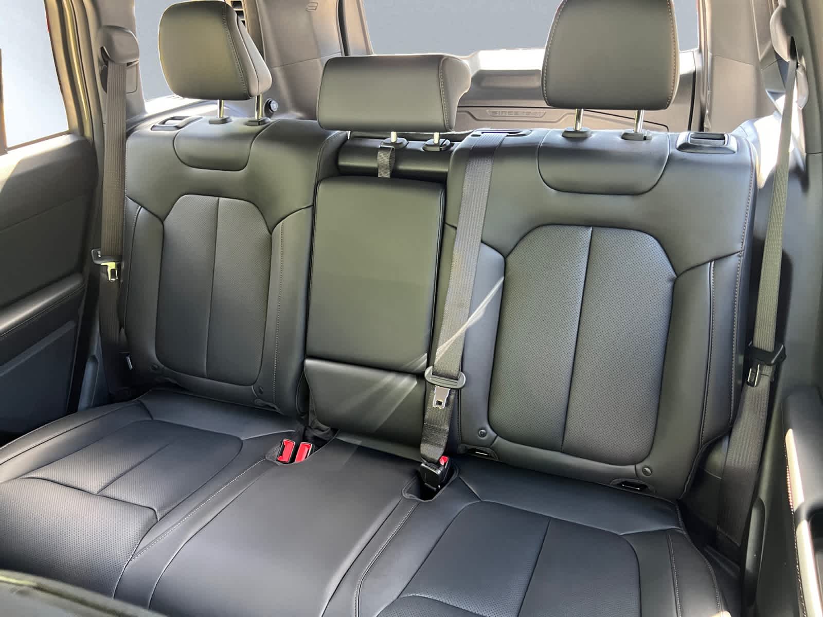 new 2026 Jeep Cherokee car, priced at $44,410