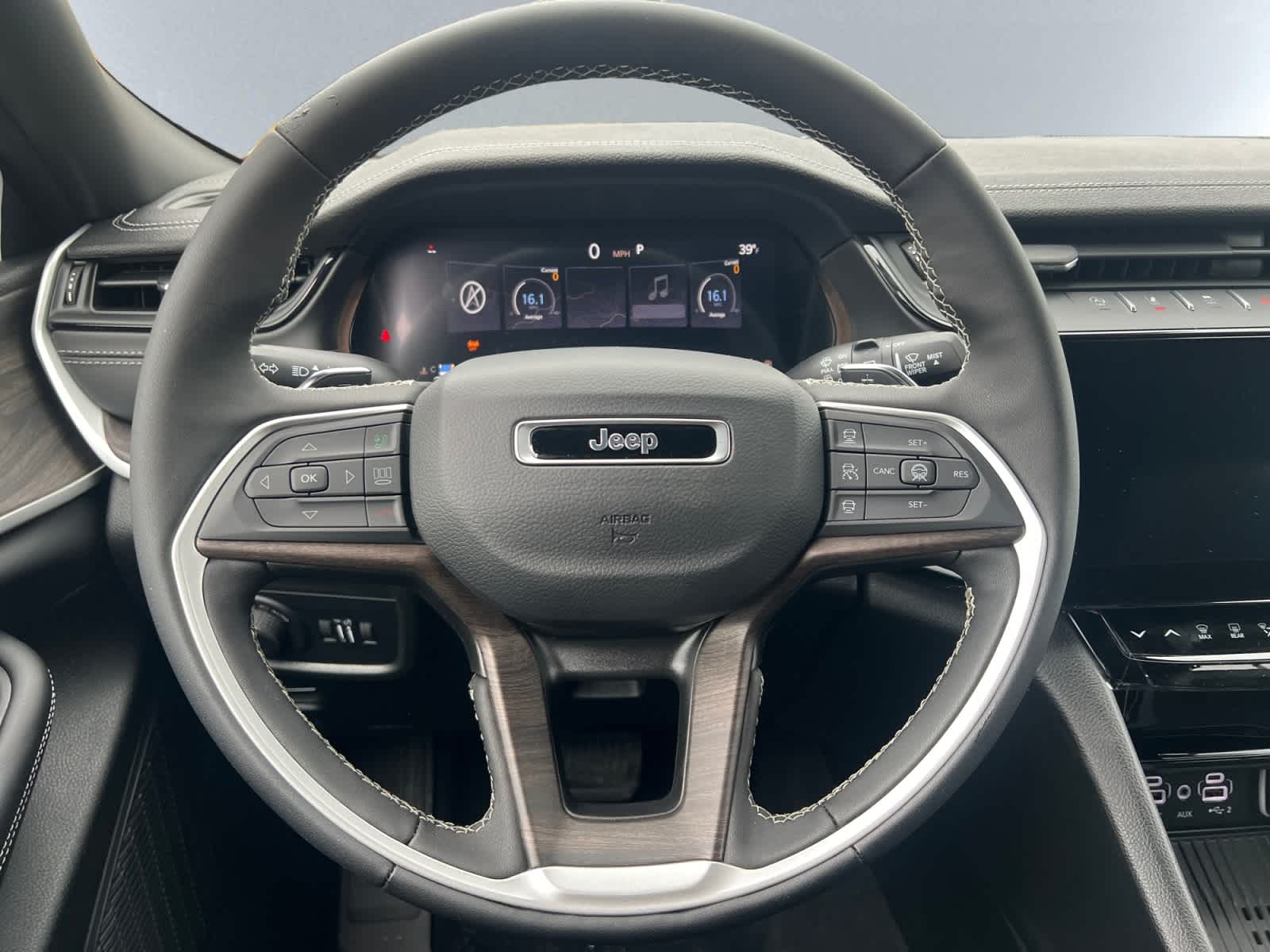 new 2026 Jeep Grand Cherokee car, priced at $48,170