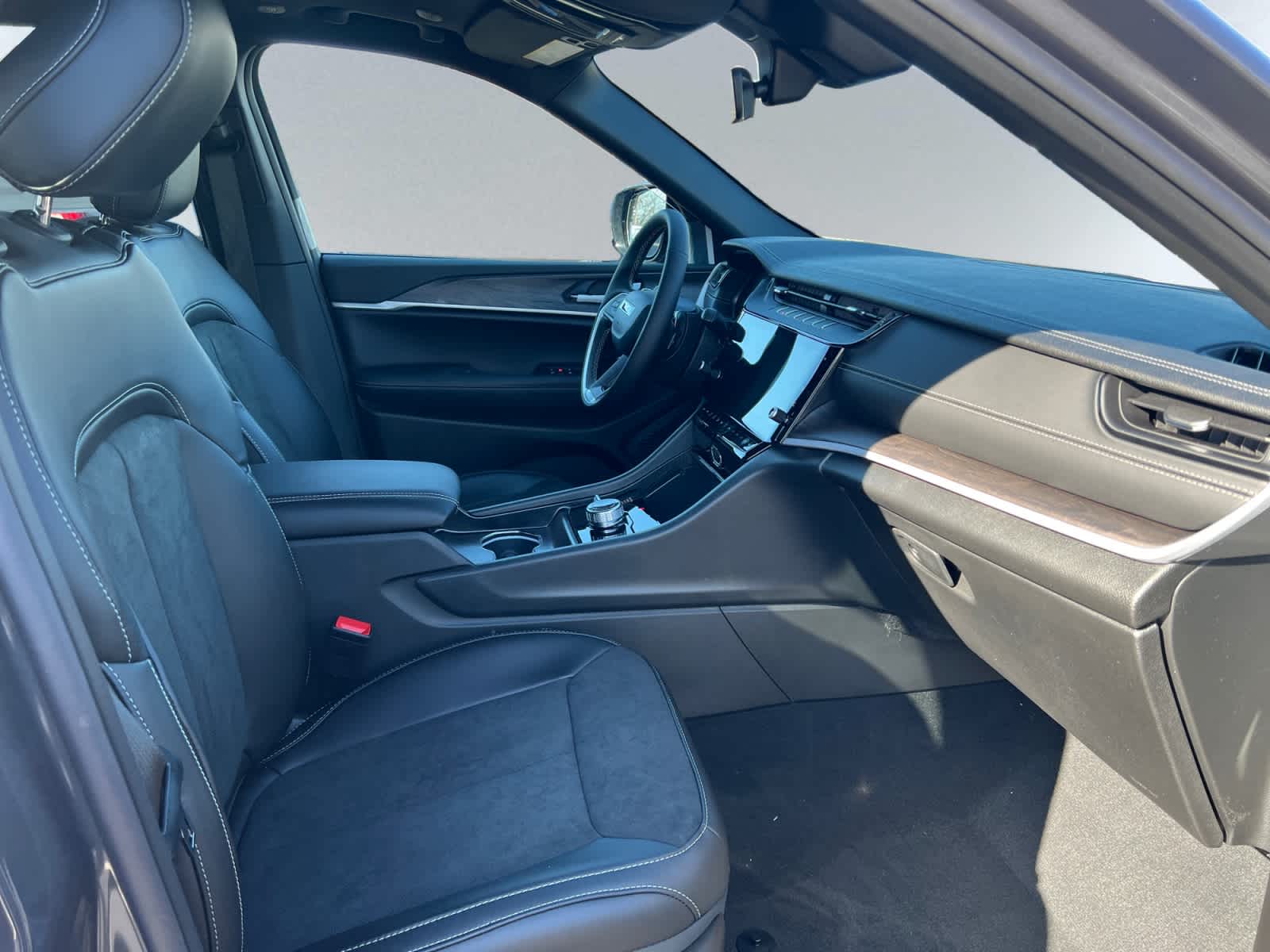 new 2026 Jeep Grand Cherokee car, priced at $49,170