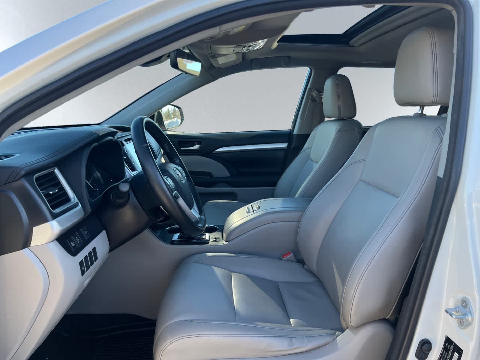 used 2018 Toyota Highlander car, priced at $23,197