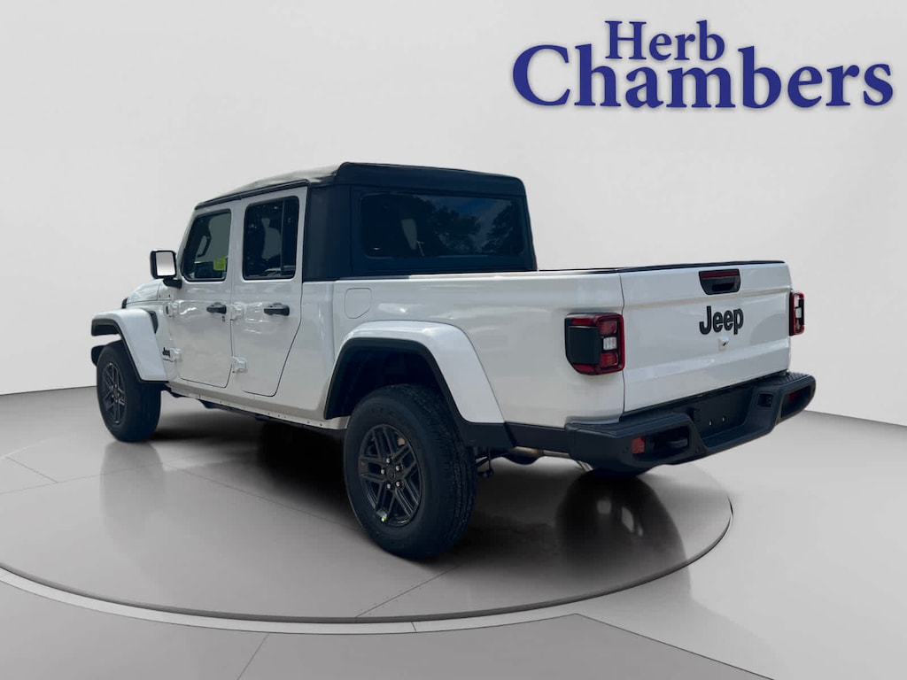 New 2025 Jeep Gladiator SPORT S 4X4 Pickup
