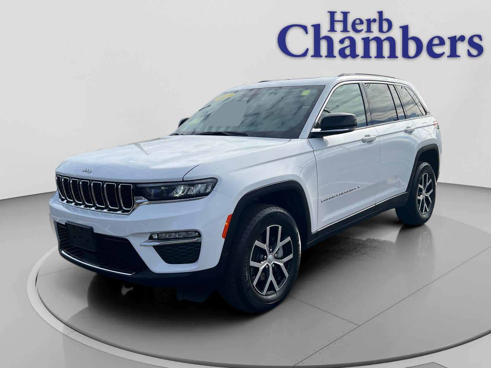 used 2025 Jeep Grand Cherokee car, priced at $43,497