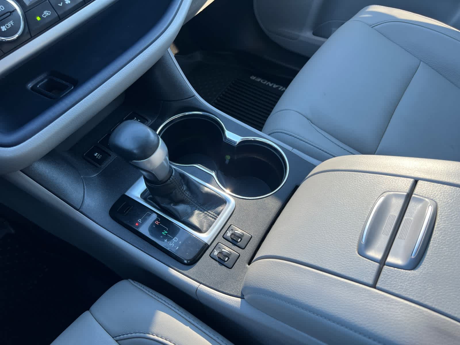 used 2018 Toyota Highlander car, priced at $23,197