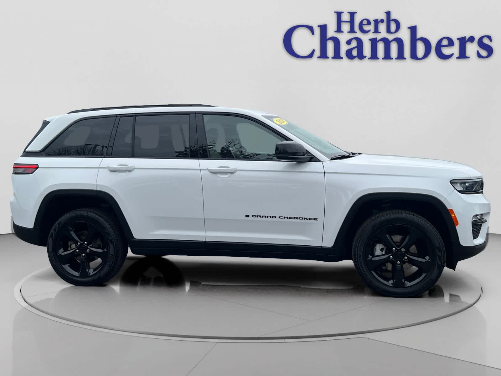 used 2023 Jeep Grand Cherokee car, priced at $34,497