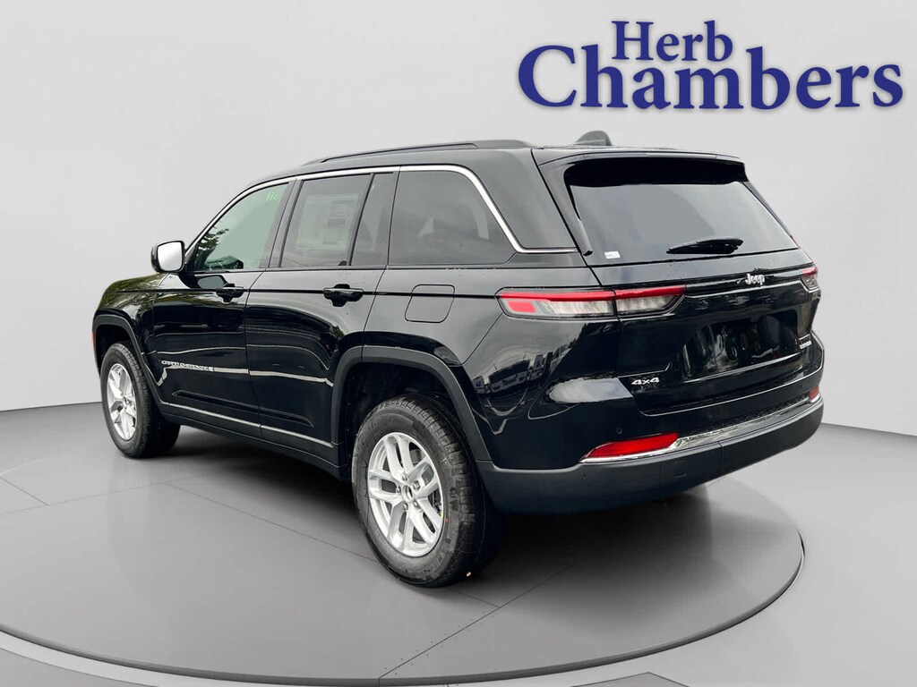 New 2025 Jeep Grand Cherokee LAREDO X 4X4 Sport Utility
