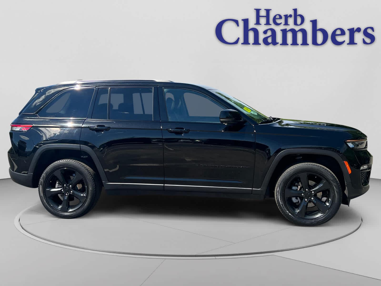 used 2023 Jeep Grand Cherokee car, priced at $32,097