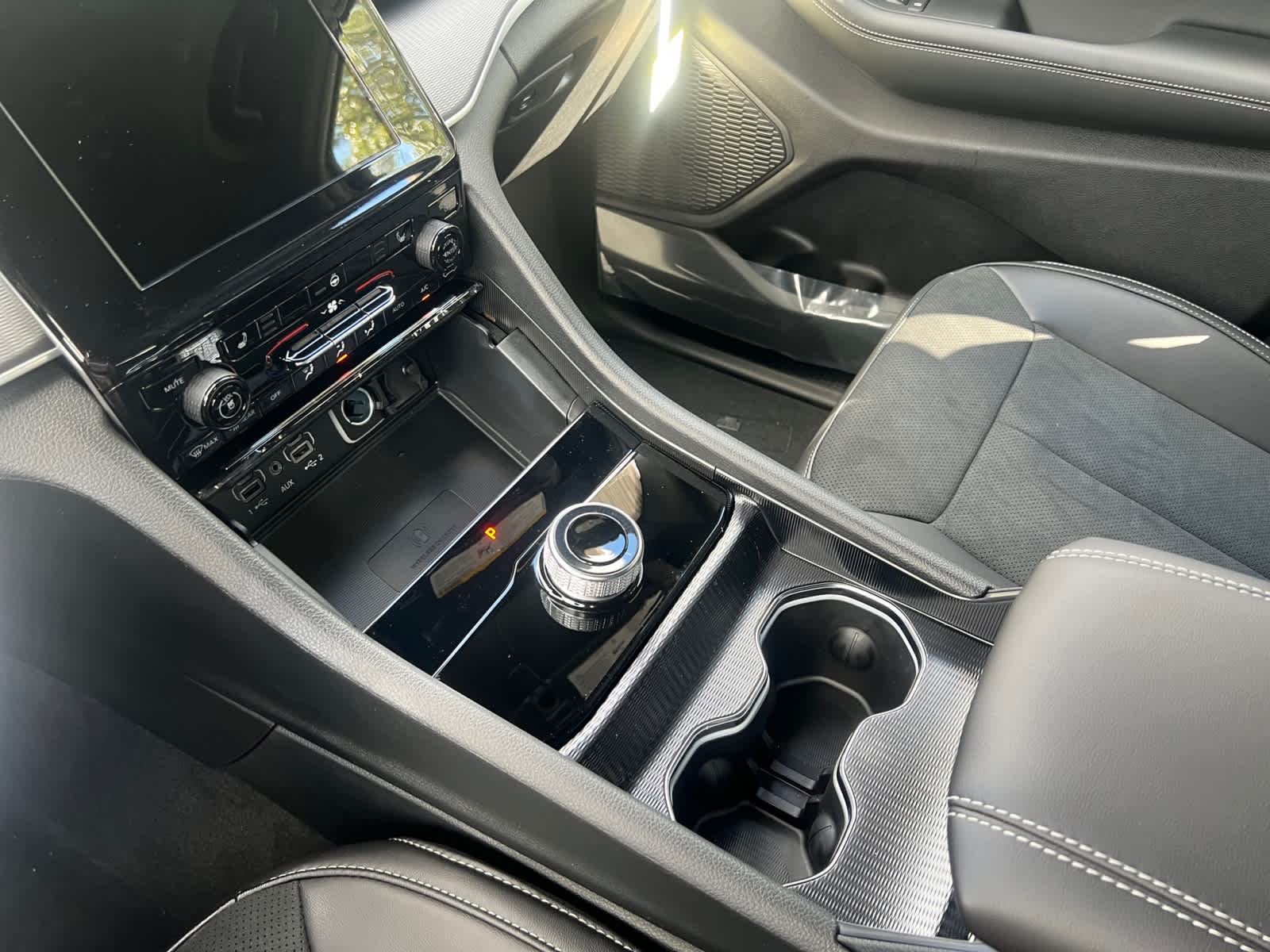 new 2025 Jeep Grand Cherokee car, priced at $44,180