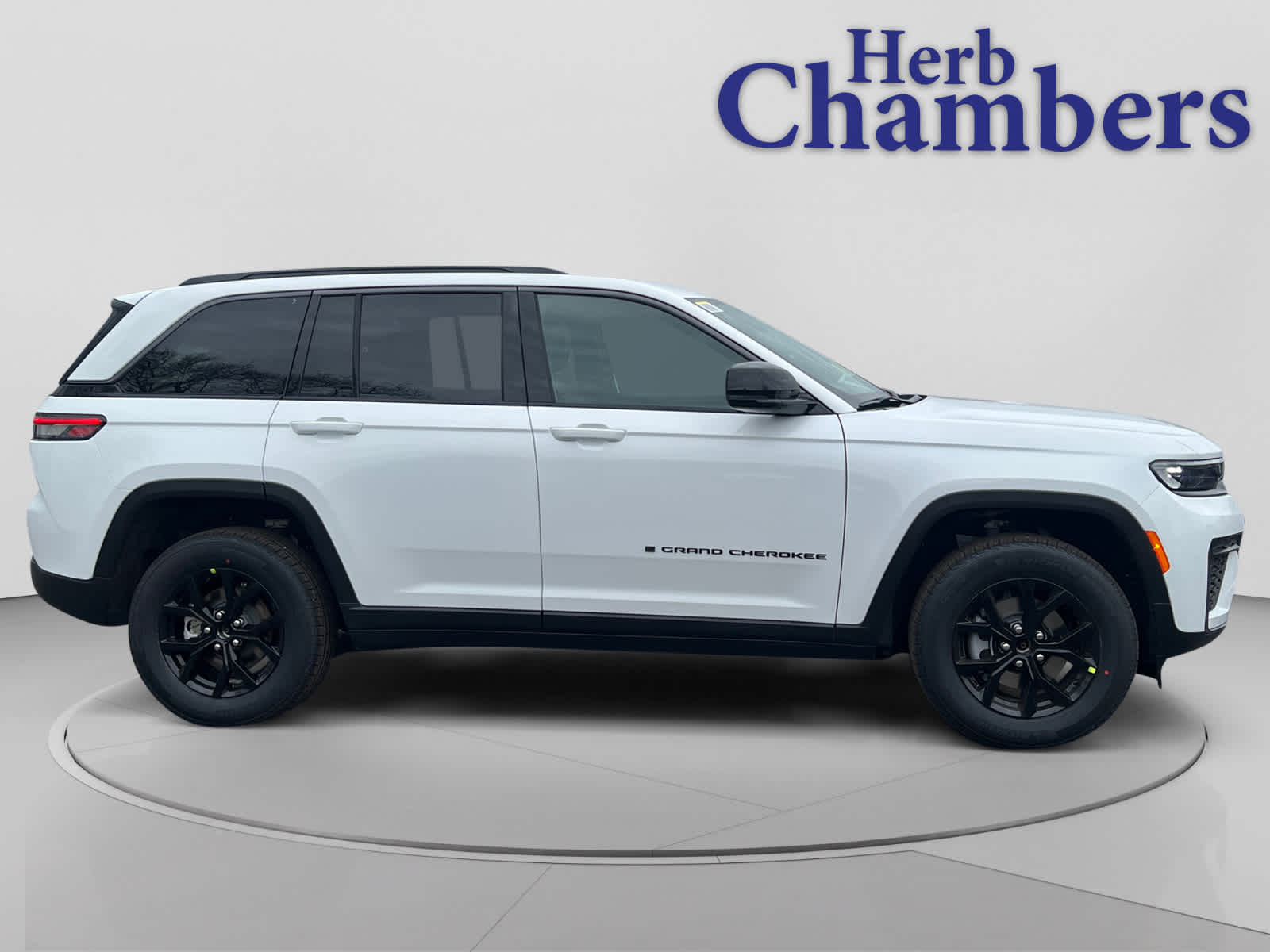 new 2026 Jeep Grand Cherokee car, priced at $48,155