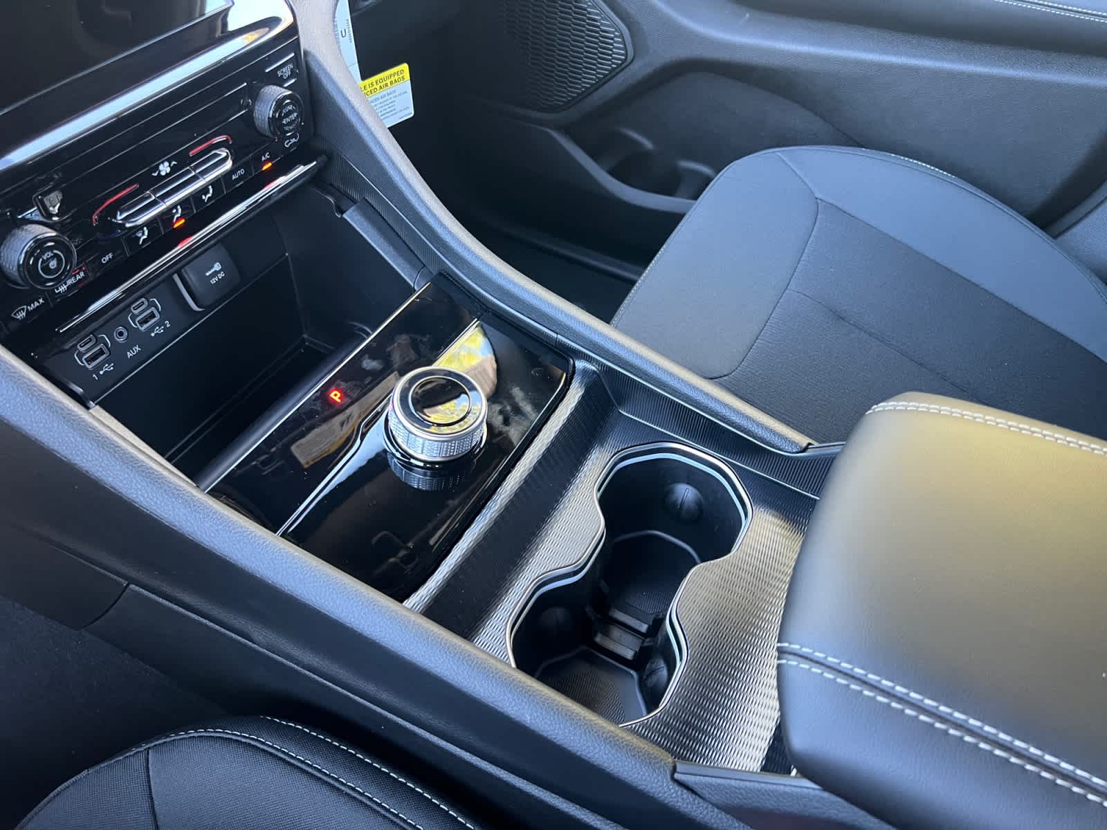 new 2025 Jeep Grand Cherokee car, priced at $38,180