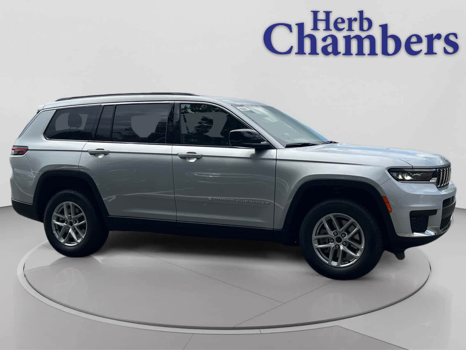 new 2025 Jeep Grand Cherokee car, priced at $40,525
