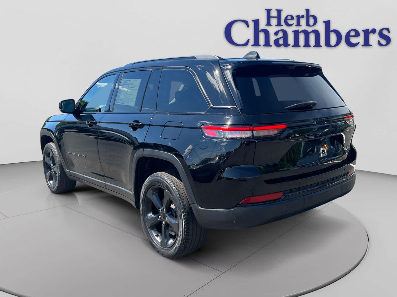 used 2023 Jeep Grand Cherokee car, priced at $32,097