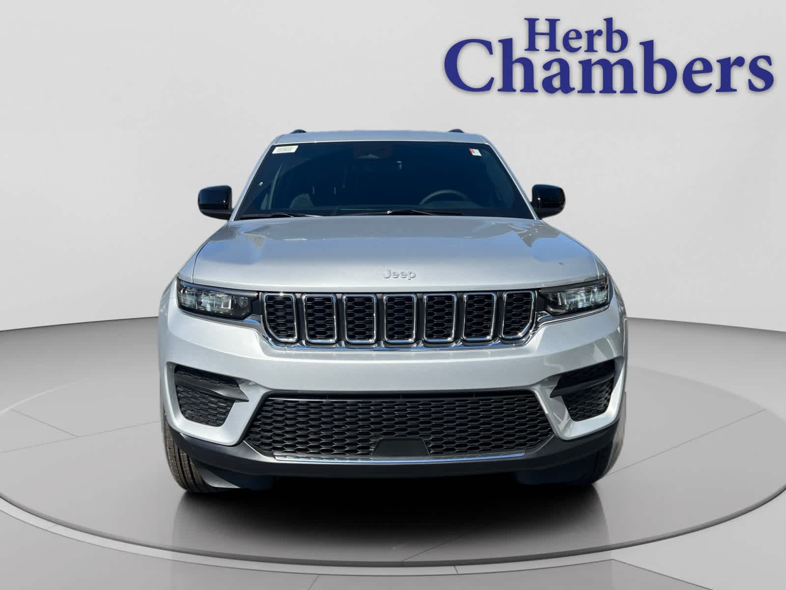 new 2025 Jeep Grand Cherokee car, priced at $38,775