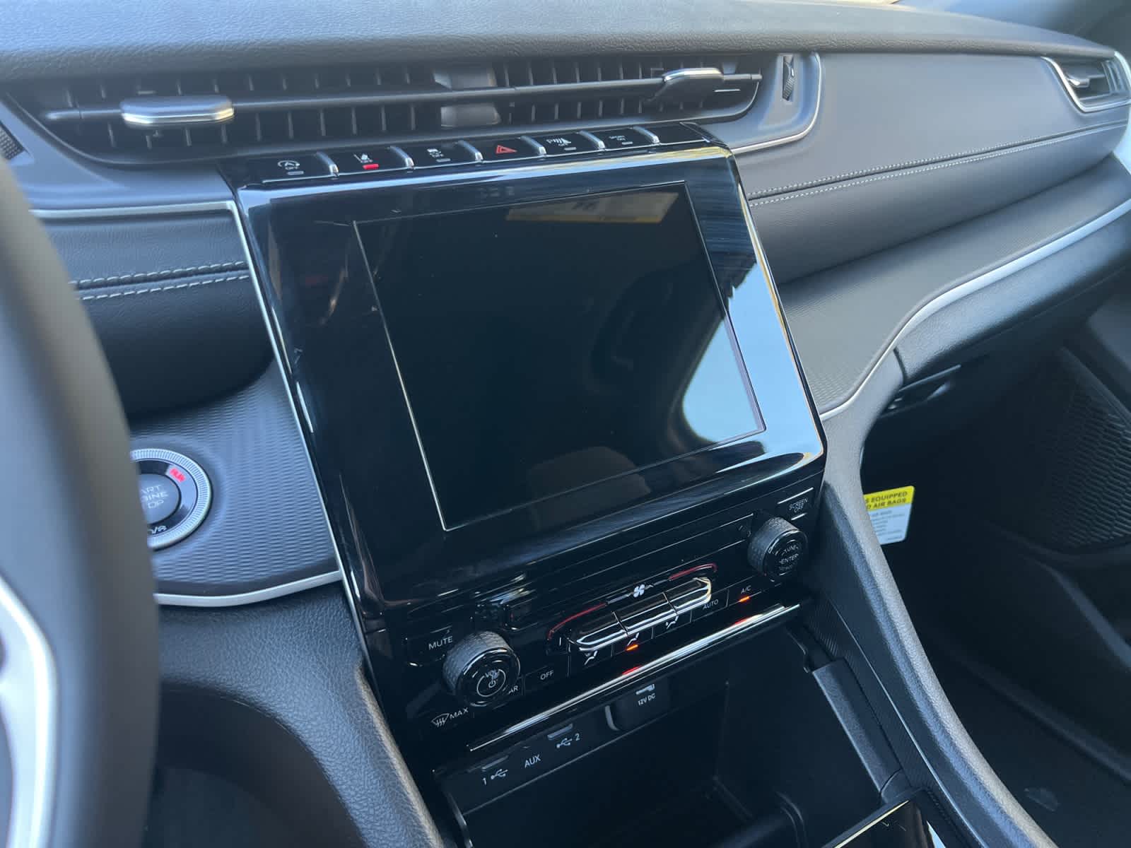 new 2025 Jeep Grand Cherokee car, priced at $38,180