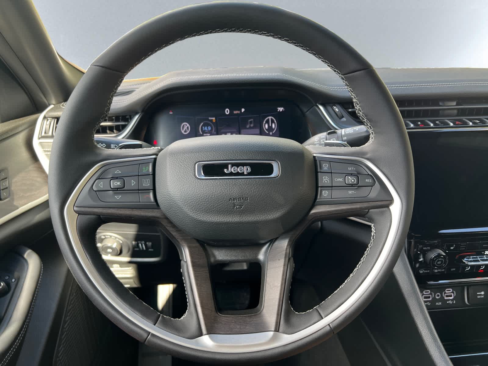 new 2025 Jeep Grand Cherokee car, priced at $47,405