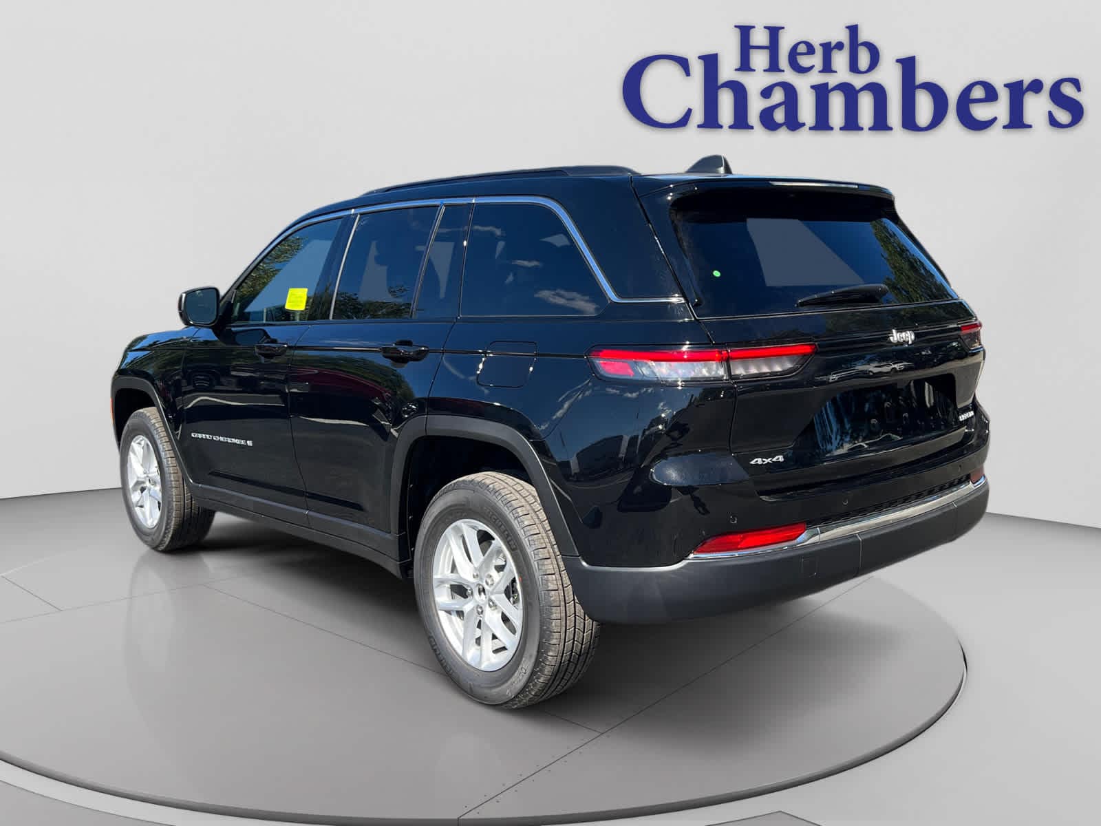 new 2025 Jeep Grand Cherokee car, priced at $38,775