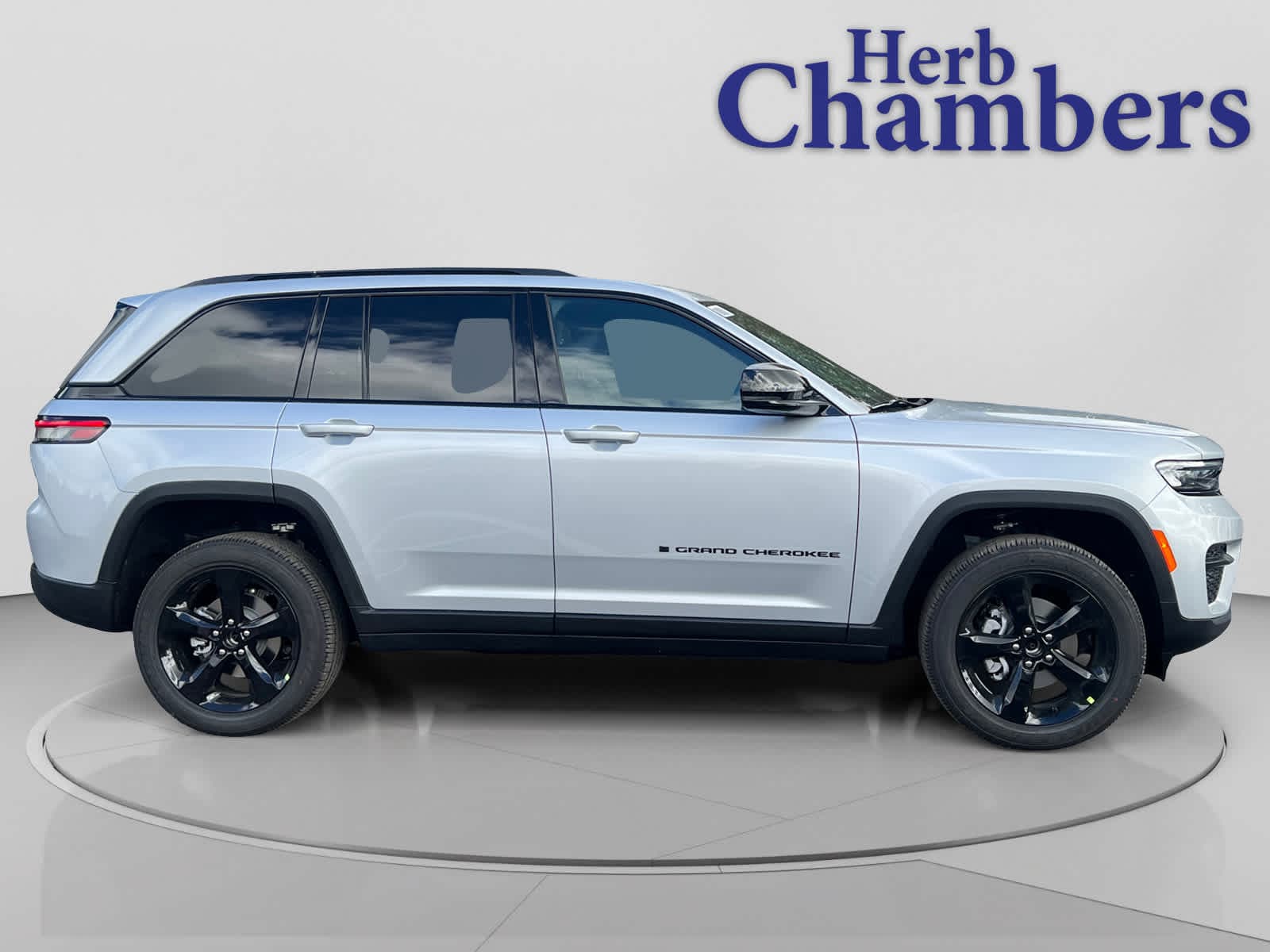 new 2025 Jeep Grand Cherokee car, priced at $44,775