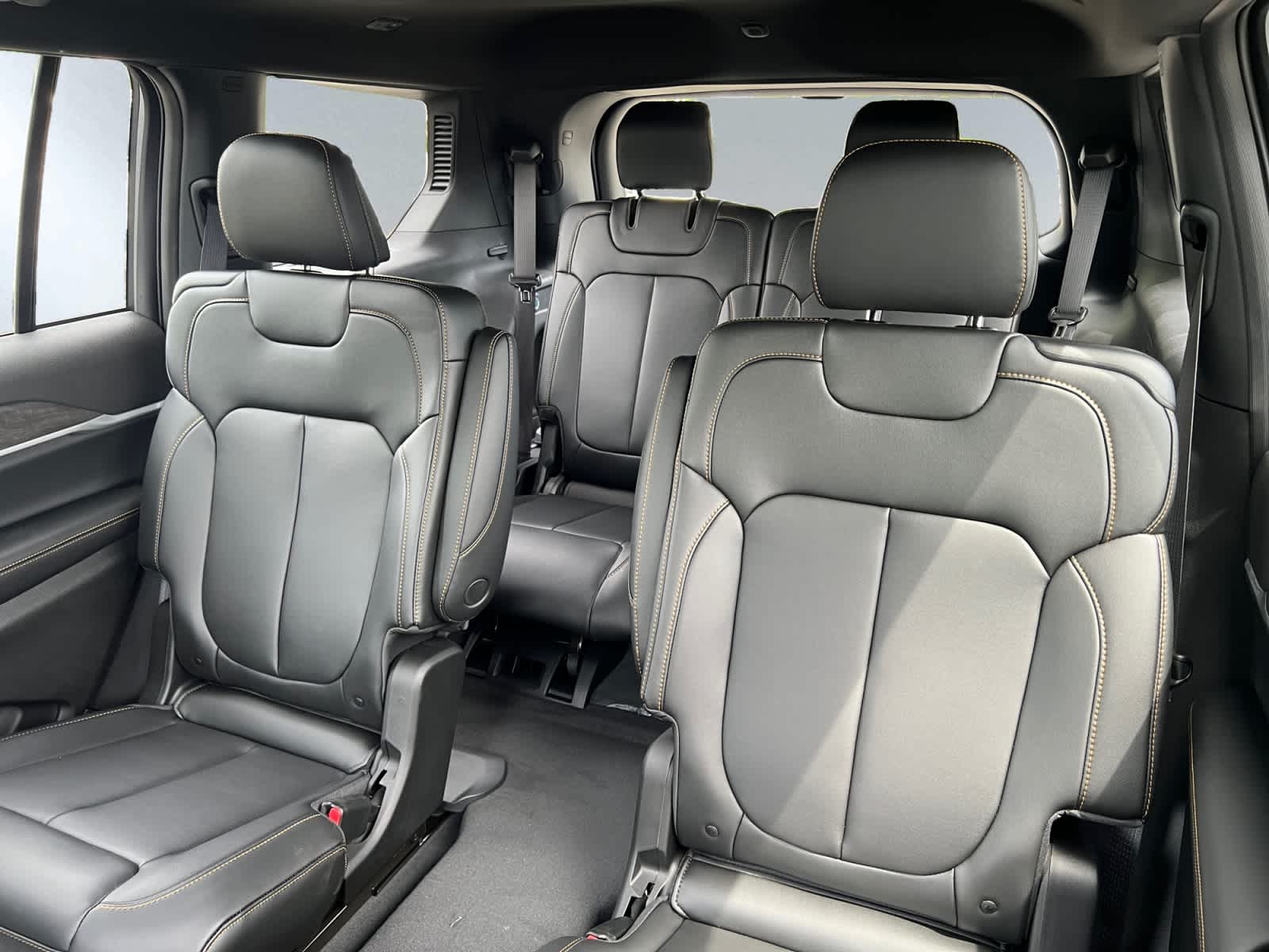 new 2026 Jeep Grand Cherokee car, priced at $51,685
