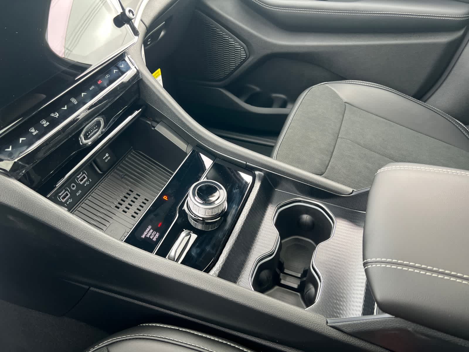 new 2026 Jeep Grand Cherokee car, priced at $48,170