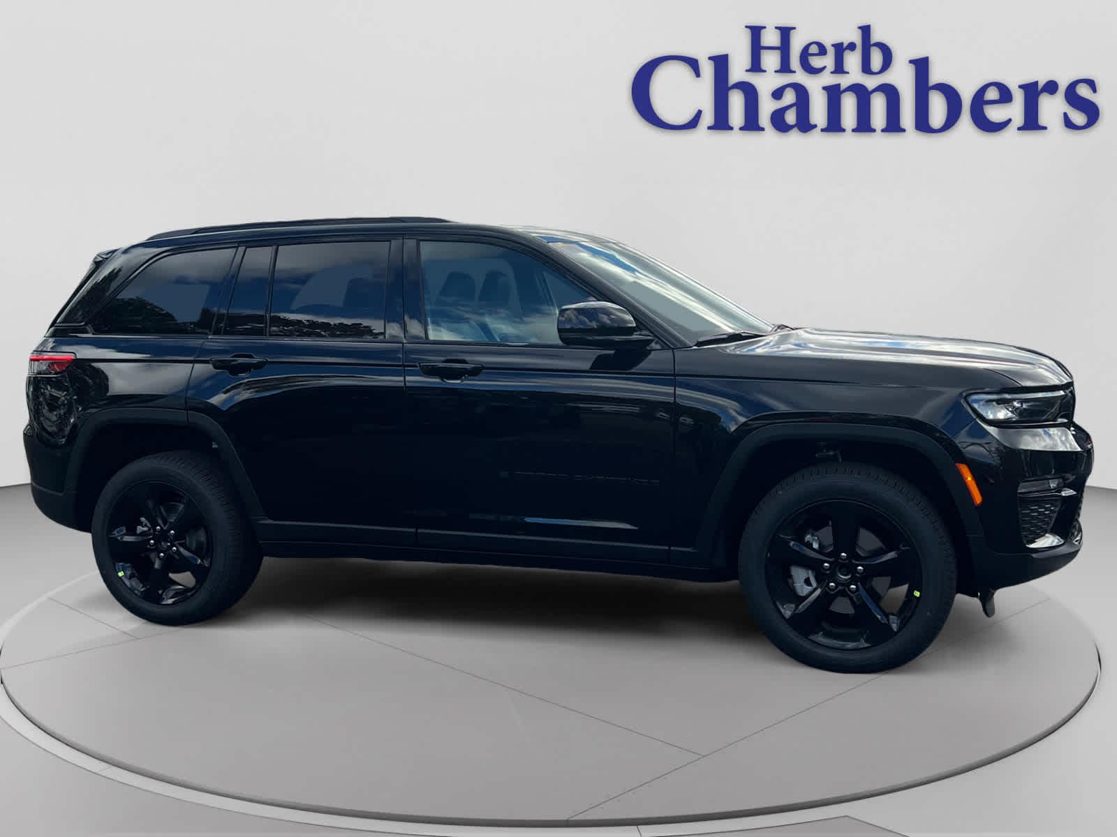 new 2025 Jeep Grand Cherokee car, priced at $48,135