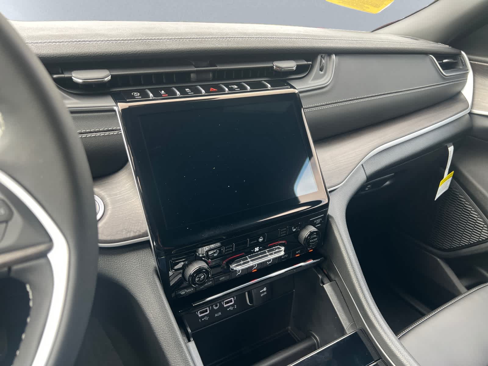 new 2025 Jeep Grand Cherokee car, priced at $48,405