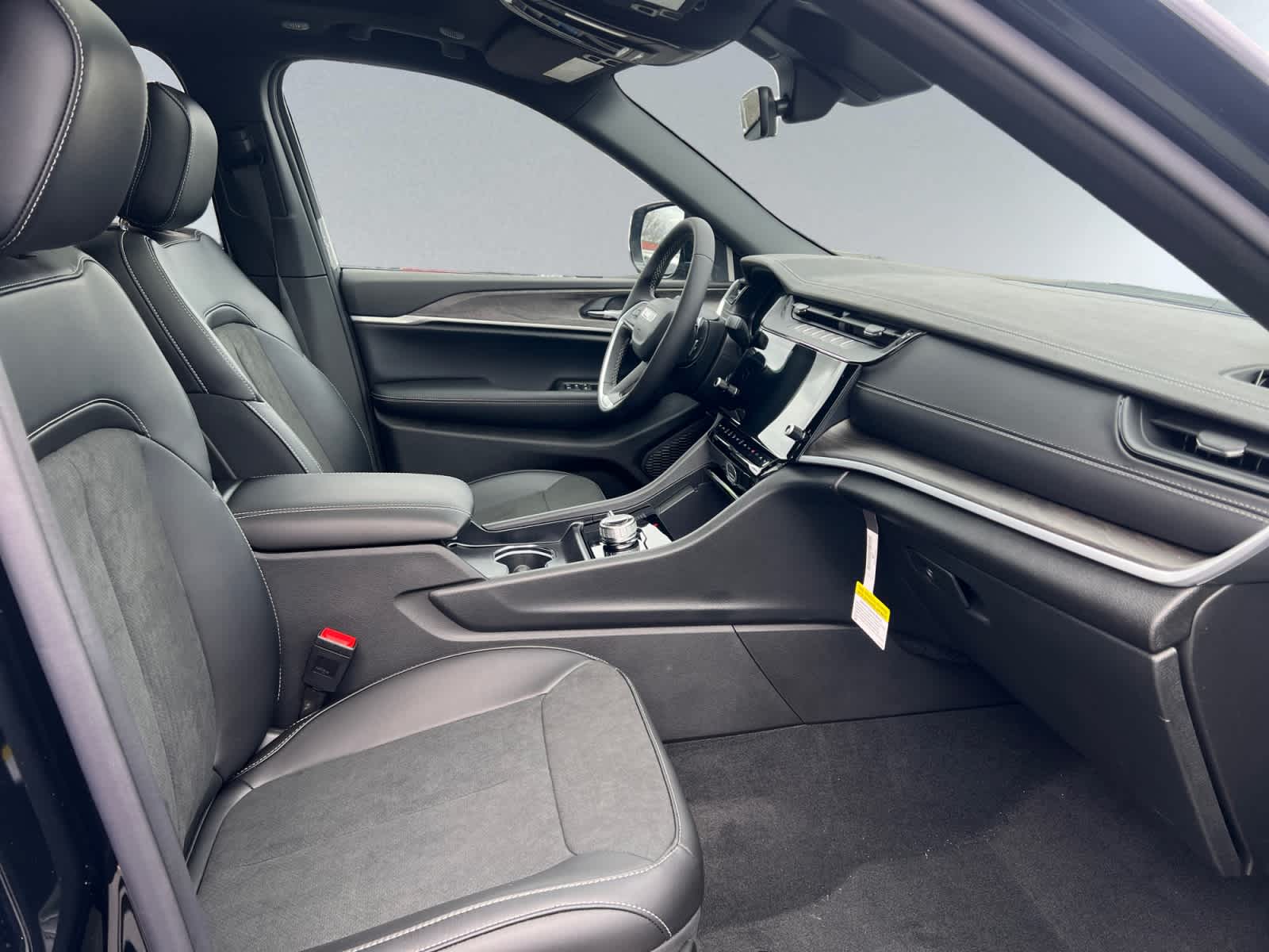 new 2026 Jeep Grand Cherokee car, priced at $48,170