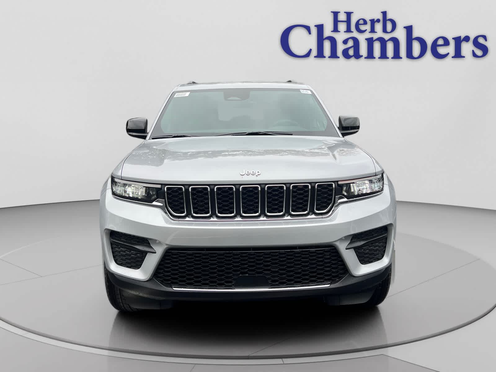 new 2025 Jeep Grand Cherokee car, priced at $39,575