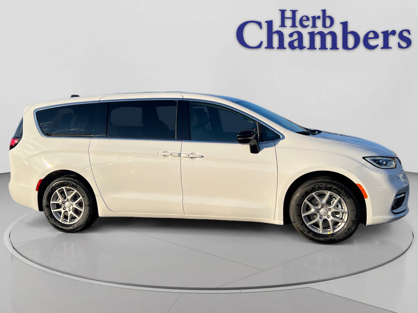 new 2026 Chrysler Pacifica car, priced at $46,335