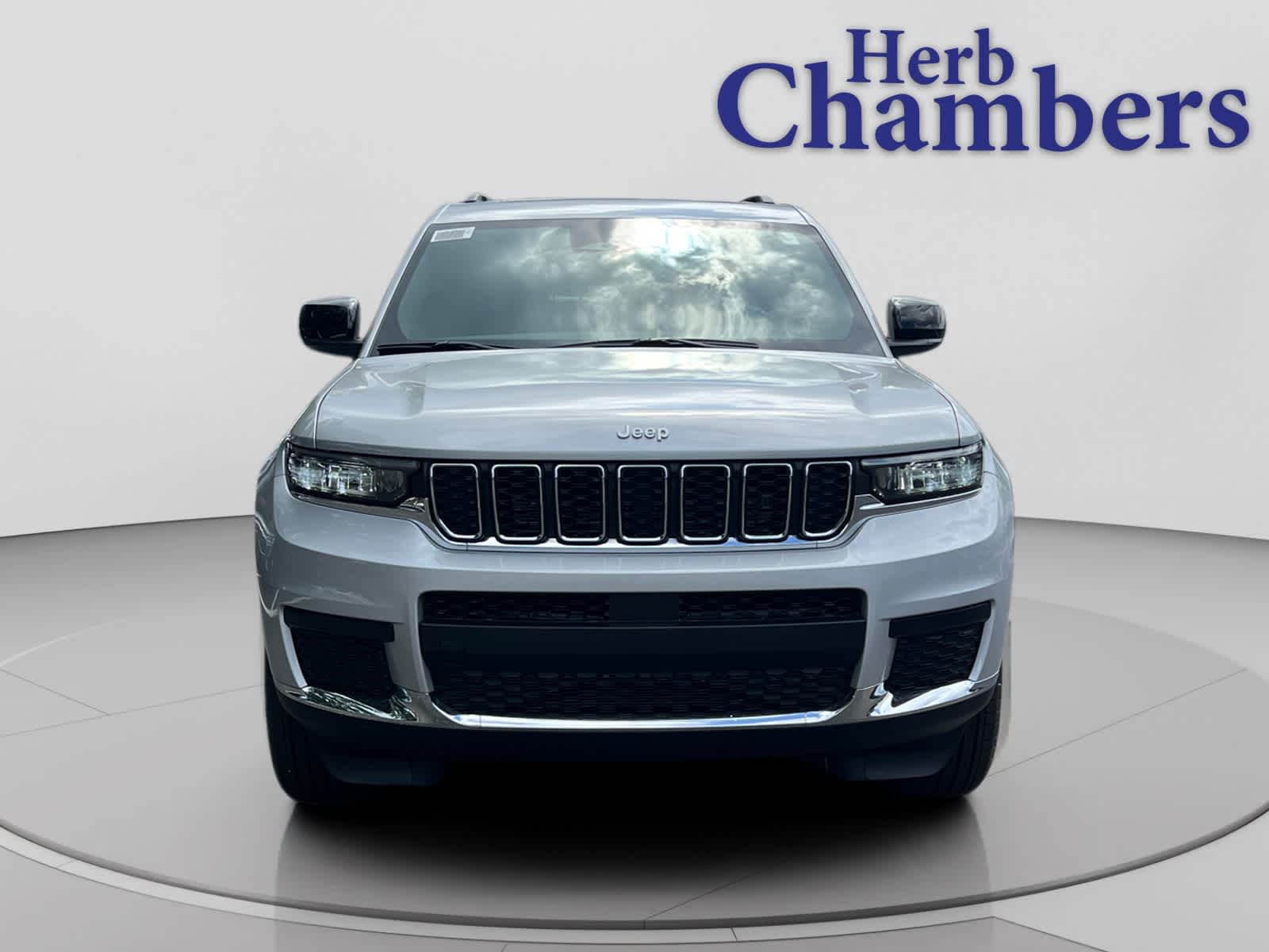 new 2025 Jeep Grand Cherokee car, priced at $40,525