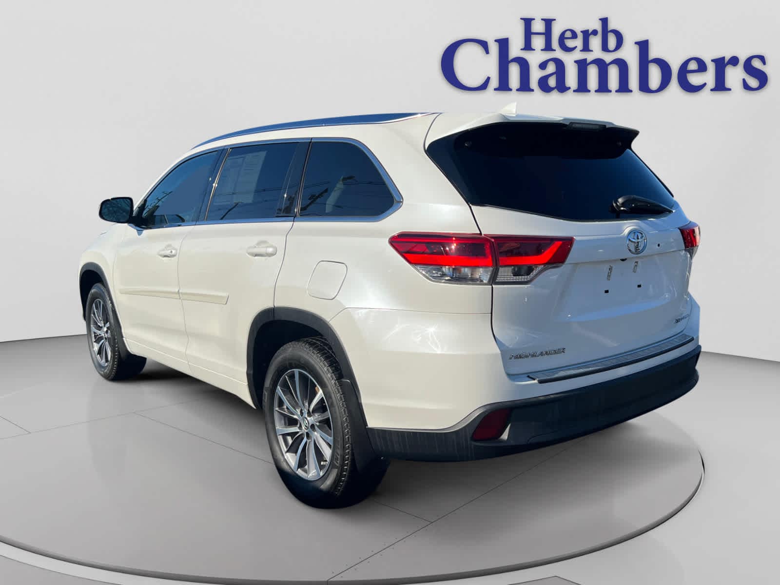 used 2018 Toyota Highlander car, priced at $23,197
