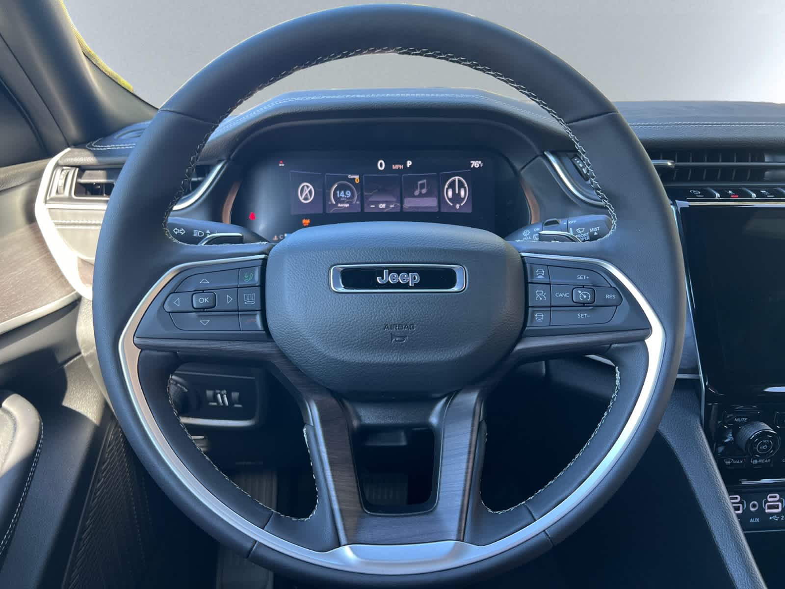 new 2025 Jeep Grand Cherokee car, priced at $47,810