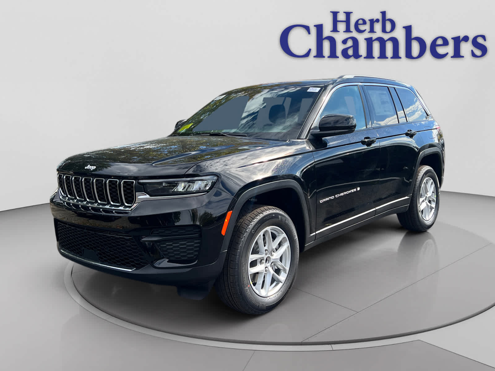new 2025 Jeep Grand Cherokee car, priced at $38,775