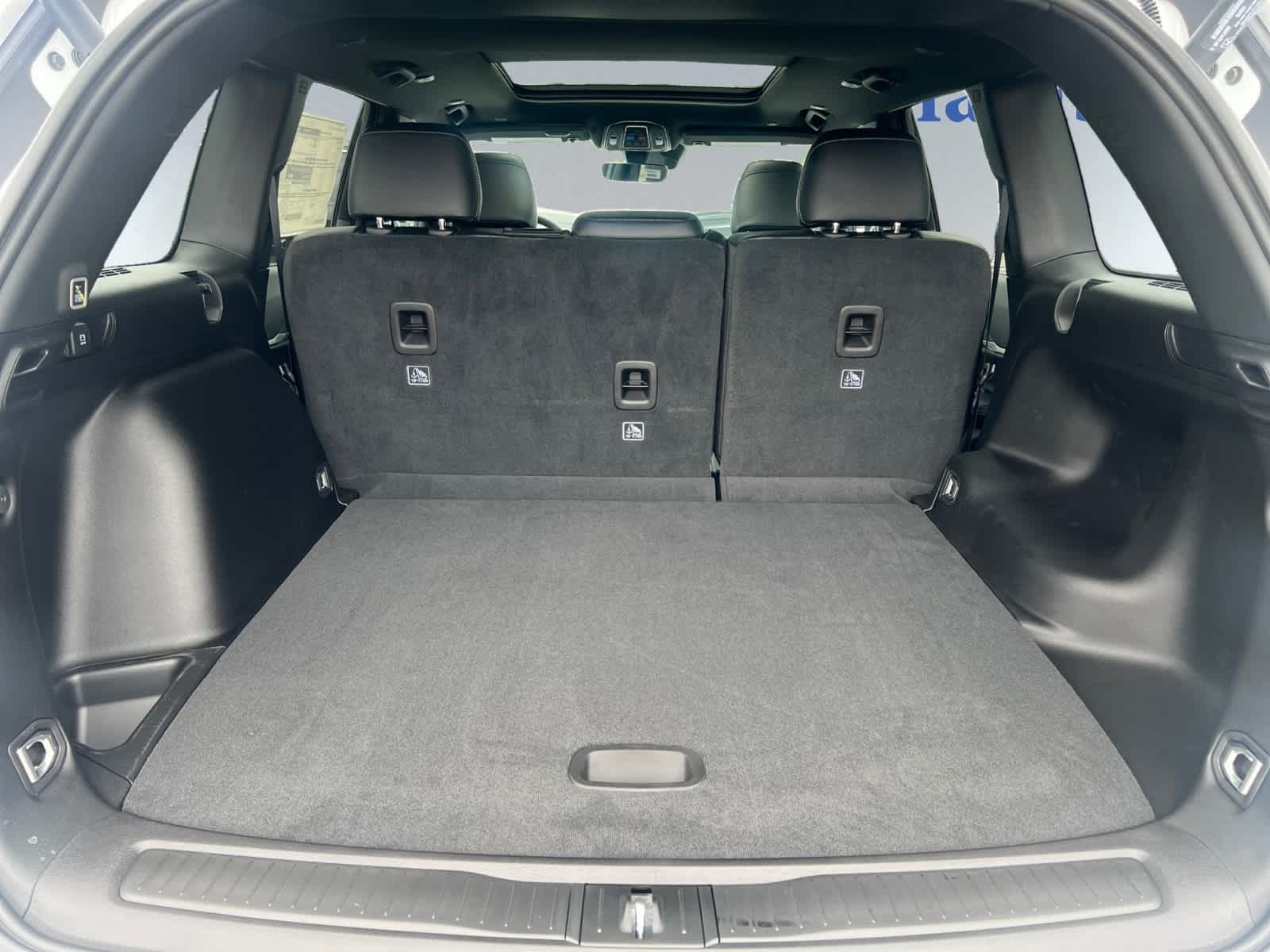 2025 Jeep Grand Cherokee Limited photo 2