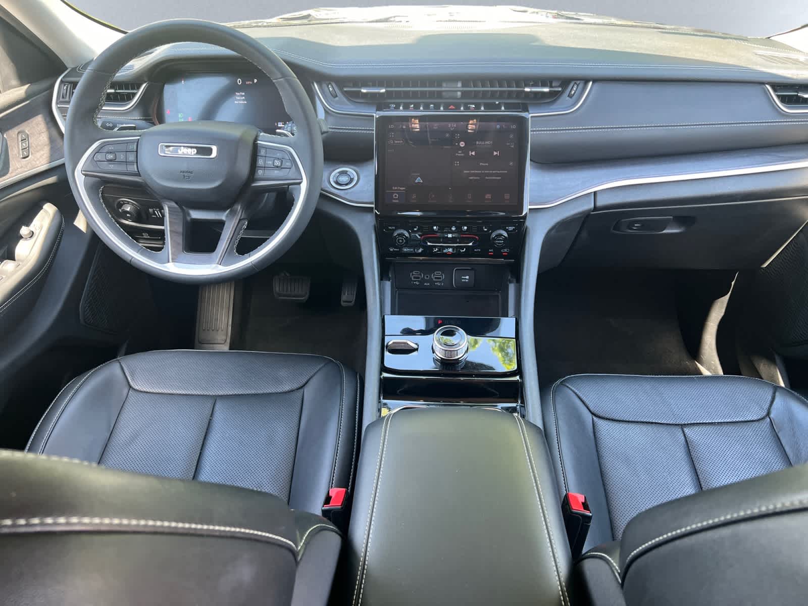 used 2023 Jeep Grand Cherokee car, priced at $32,097