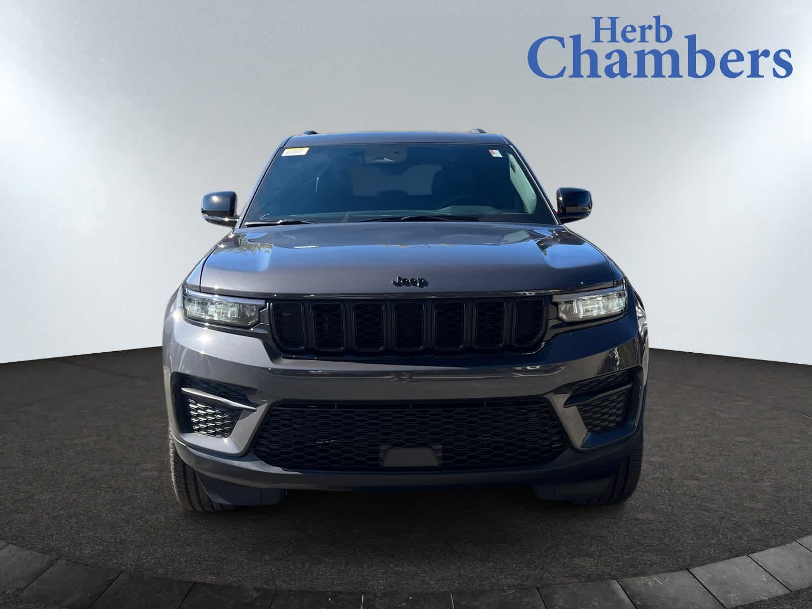 2025 Jeep Grand Cherokee Altitude photo 2