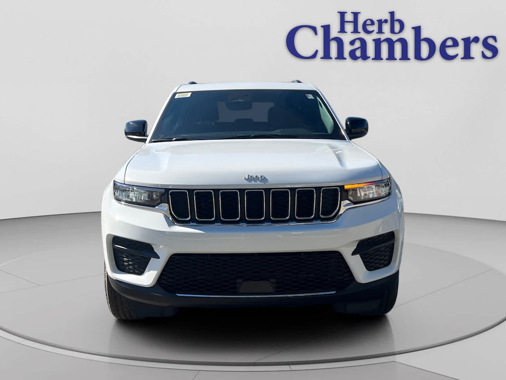 New 2025 Jeep Grand Cherokee LAREDO X 4X4 Sport Utility