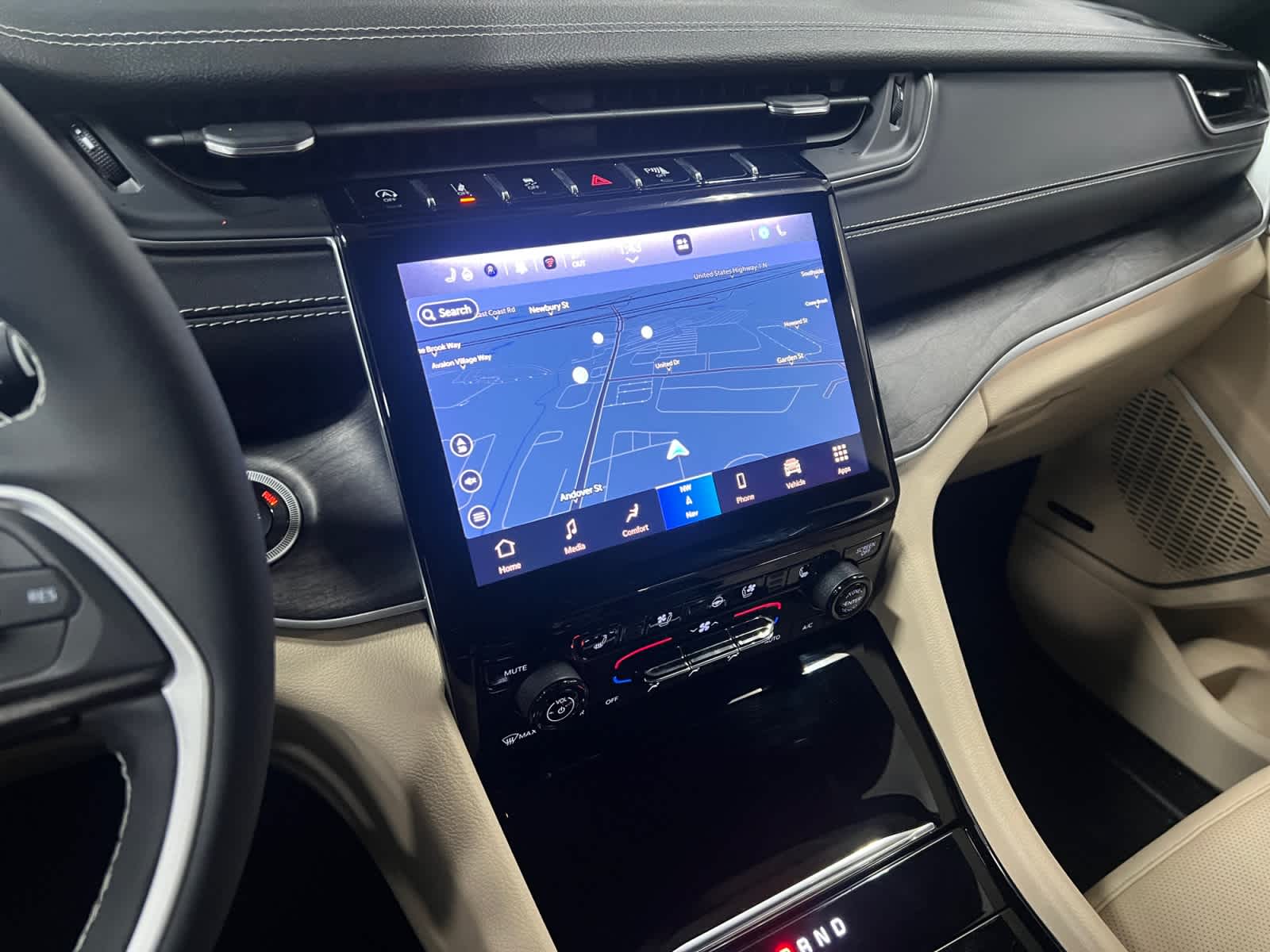 used 2023 Jeep Grand Cherokee car, priced at $36,897